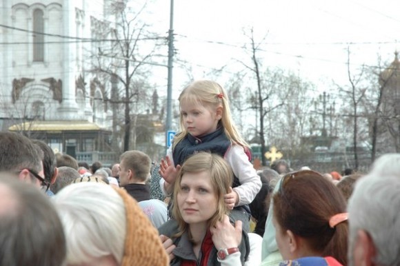 молебное пение в защиту веры, поруганных святынь, Церкви и ее доброго имени перед Храмом Христа Спасителя (7)