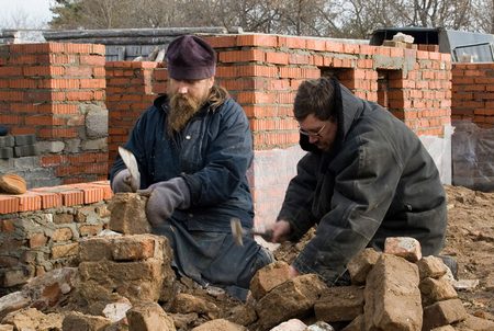 Епископ Евтихий на строительстве храма 