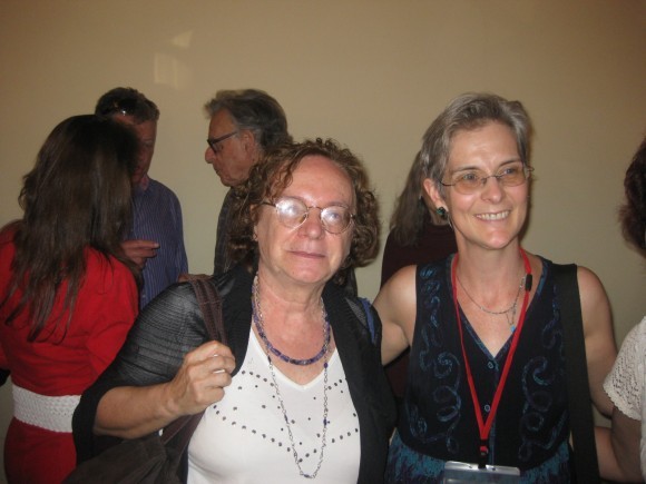 Розанна Казари (слева) и Дебора Мартинсен (справа)