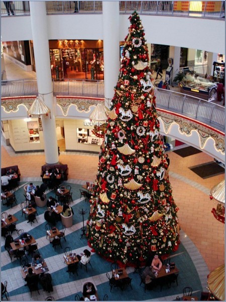 Новогодняя елка  в торговом комплексе "Атриум"