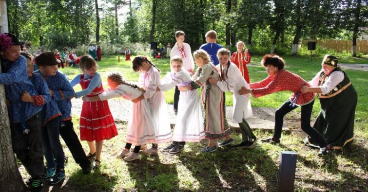 Значение народной игрушки в жизни современных детей | Интерактивное образование