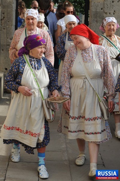 Бурановские бабушки гуляют по Баку