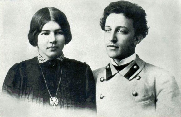 Александр Блок и его жена Любовь Дмитриевна Менделеева. 1903