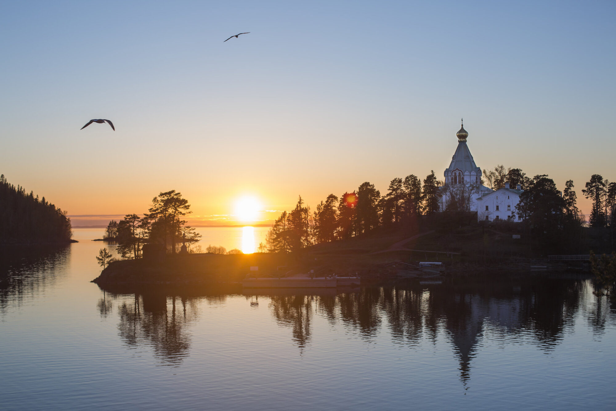 остров с церковью