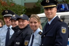Сотрудники немецкой полиции