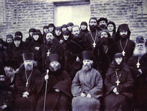 22 февраля 1909 г. После освящения храма Архангелов, построенного прп. Алексием в его обители