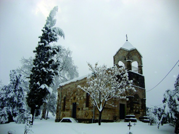Храм Рождества Богородицы Теклатского женского монастыря зимой