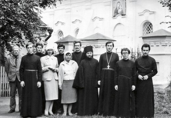 С сокурсниками по семинарии (второй справа), 1987 год. Фото из личного архива протодиакона Андрея Кураева