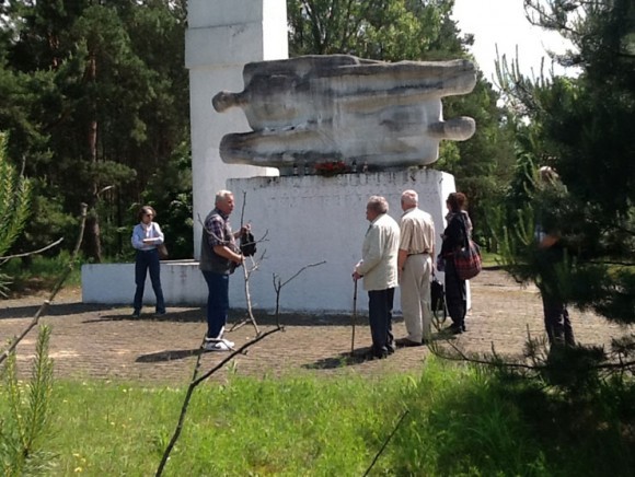 Памятник на кладбище военнопленных в Польше