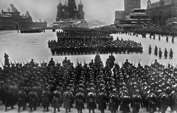 32. Красная площадь в день парада. 7 ноября 1941 г. 