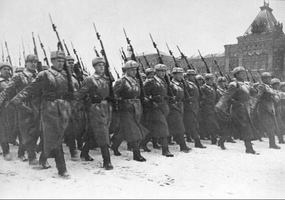 49. С парада на фронт. 7 ноября 1941 г. 