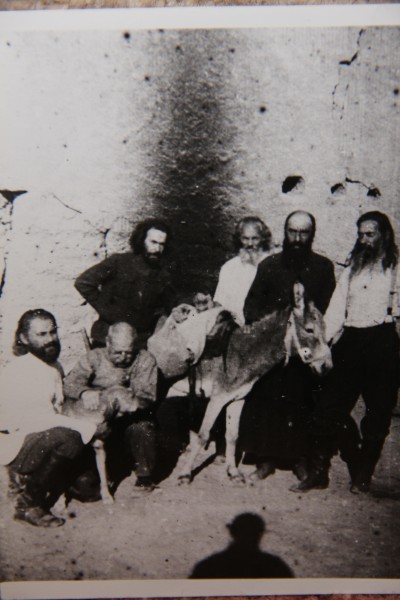 Ссыльное духовенство в г.Турткуль, 1926 год. Второй слева – отец Михаил Шик
