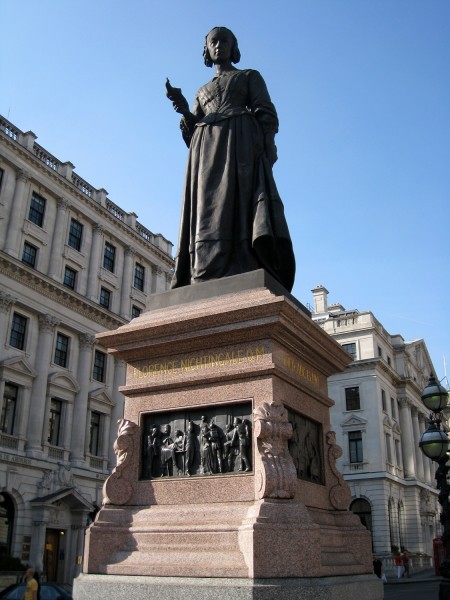 Памятник Флоренс Найтингейл в Лондоне