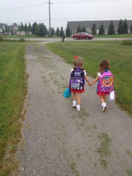 Мои дочки в первый раз пошли в школу вместе.