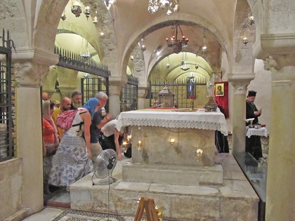 Гробница святителя Николая