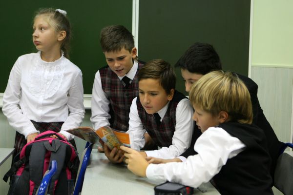 School video. Половое образование мальчиков и девочек. Половое обучение в школе. Школа половые отношения. Дети сношаются в школе.