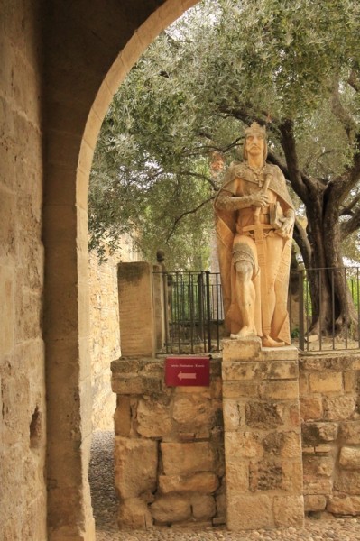 Памятники королям-католикам (Алькасар в Кордове)