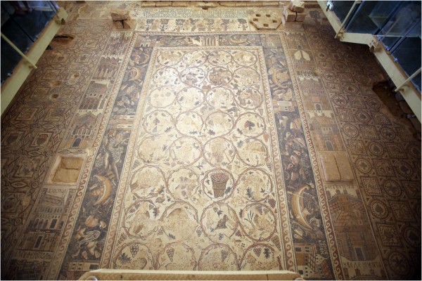Ум-ар-Расас, центральная часть мозаики храма св. Стефана