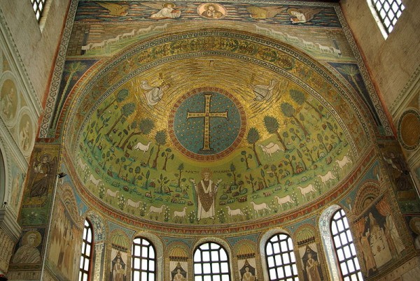 Конха - полукупольное перекрытие. Конха в одном из соборов Равенны. Фото: Википедия
