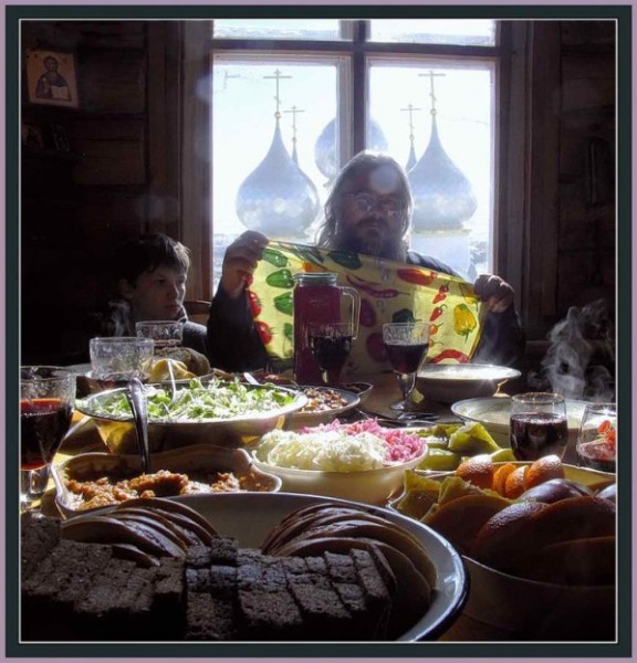 Праздничный обед в Великий Пост. Дмитрий Ломанов, 2006 