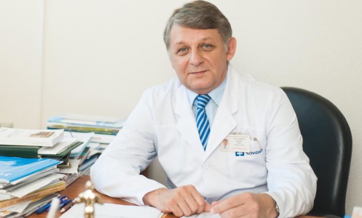 Главный уролог Петербурга Борис Комяков: Хирург во время операции не должен жалеть пациента