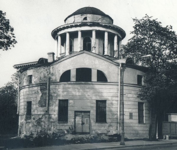Благовещенский храм на Приморском проспекте 1994 год