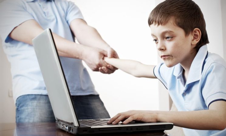 Как распознать интернет-зависимость у ребенка?