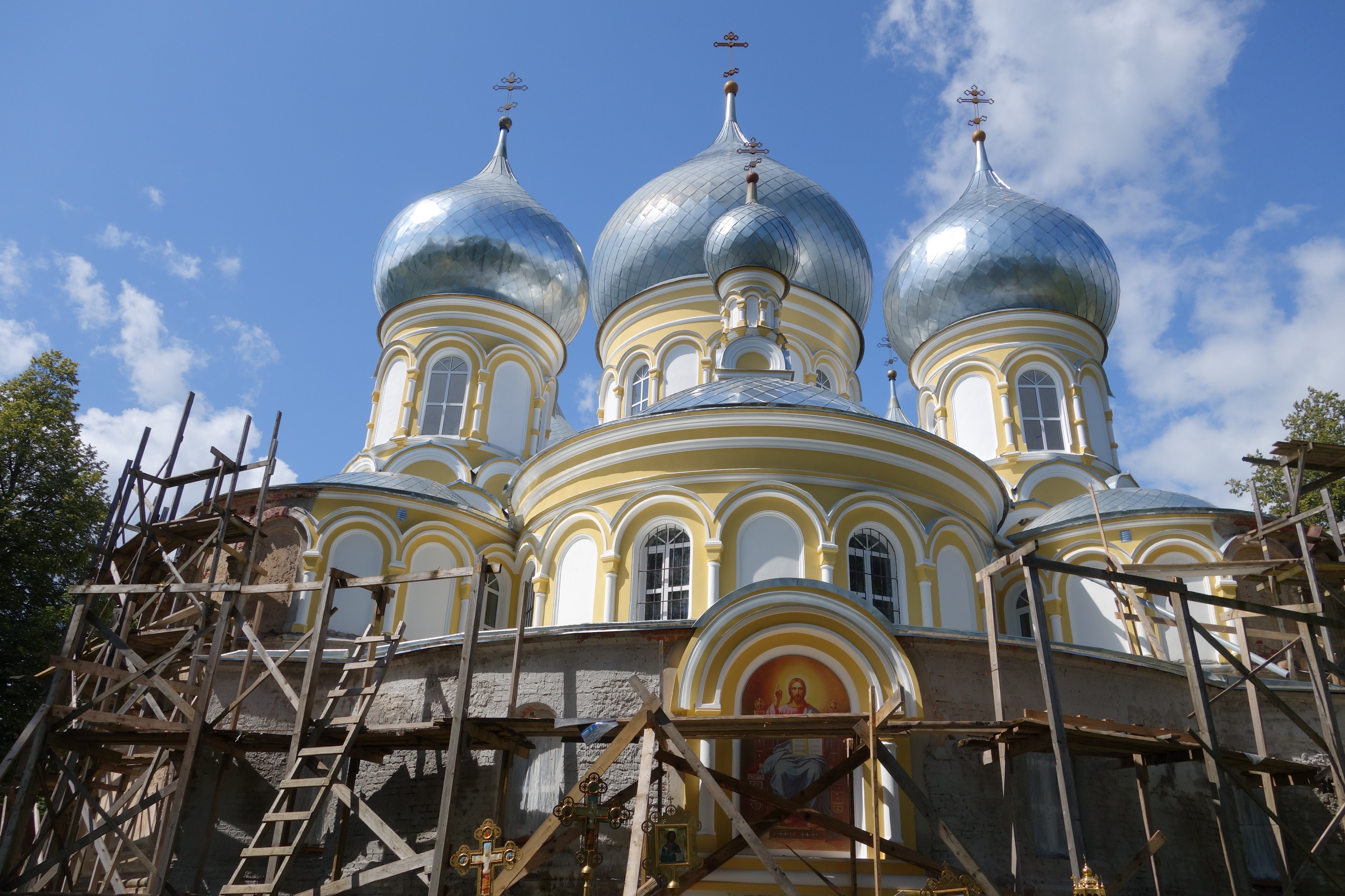 храм в пенино сланцевский район