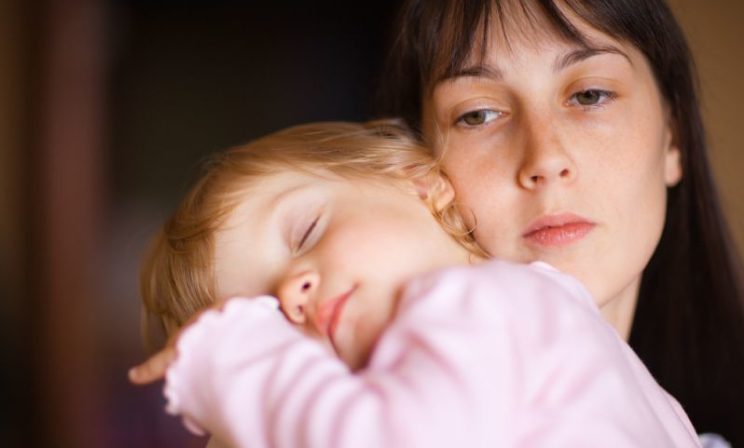 "Неужели можно злиться на своего ребенка?!": Психолог о «плохих матерях»