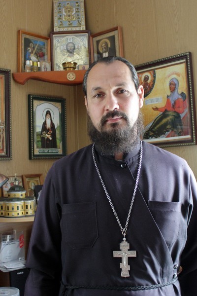 Священник Роман Сафарян