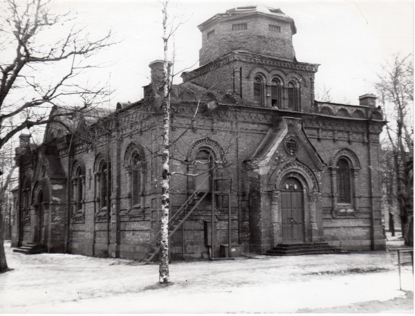 Обезглавленный в советское время храм Александра Невского
