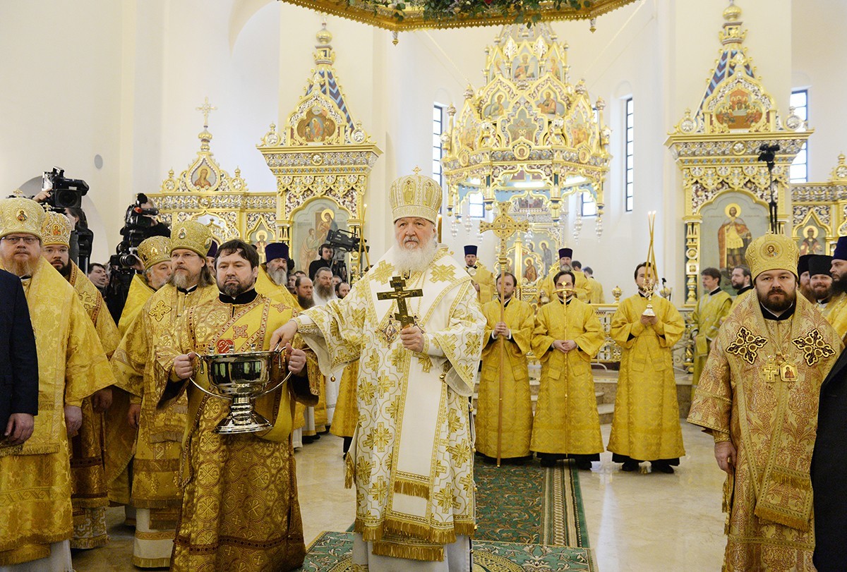 Патриарх Кирилл освятил Александро-Невский храм при МГИМО | Правмир