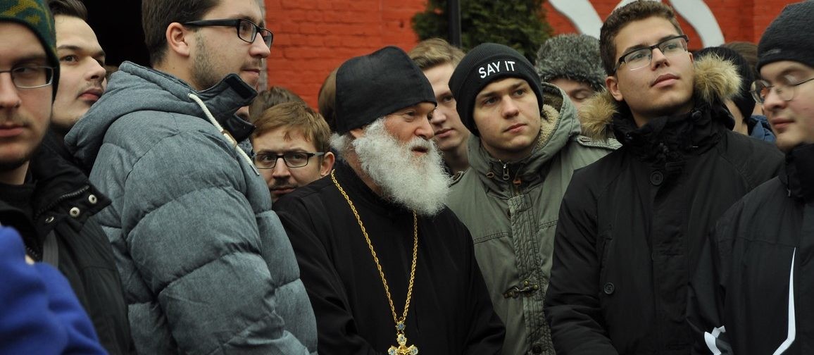 Священник и прихожане: осторожная дружба