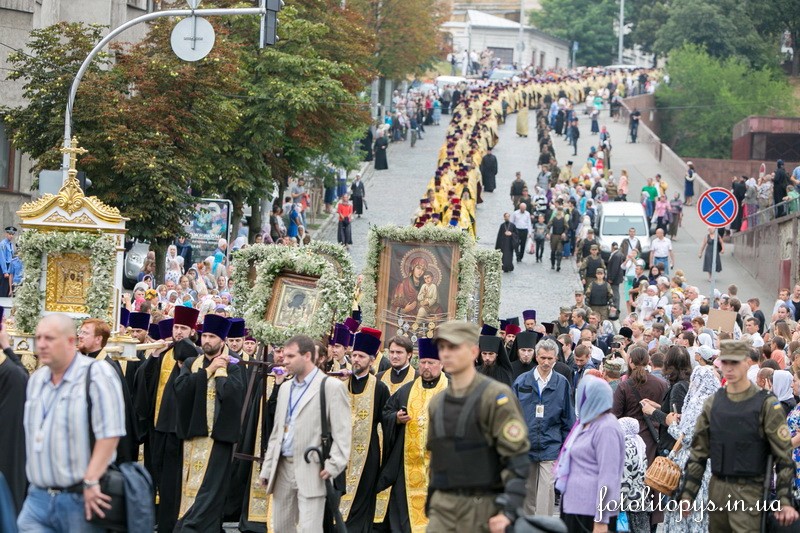 Mvd Ostanovilo Krestnyj Hod V Kieve Yakoby Iz Za Najdennyh Granat Pravoslavie I Mir