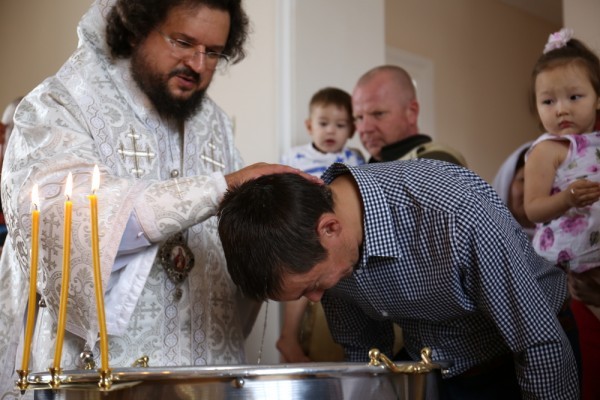 Крещение полным погружением в арктических условиях – роскошь.