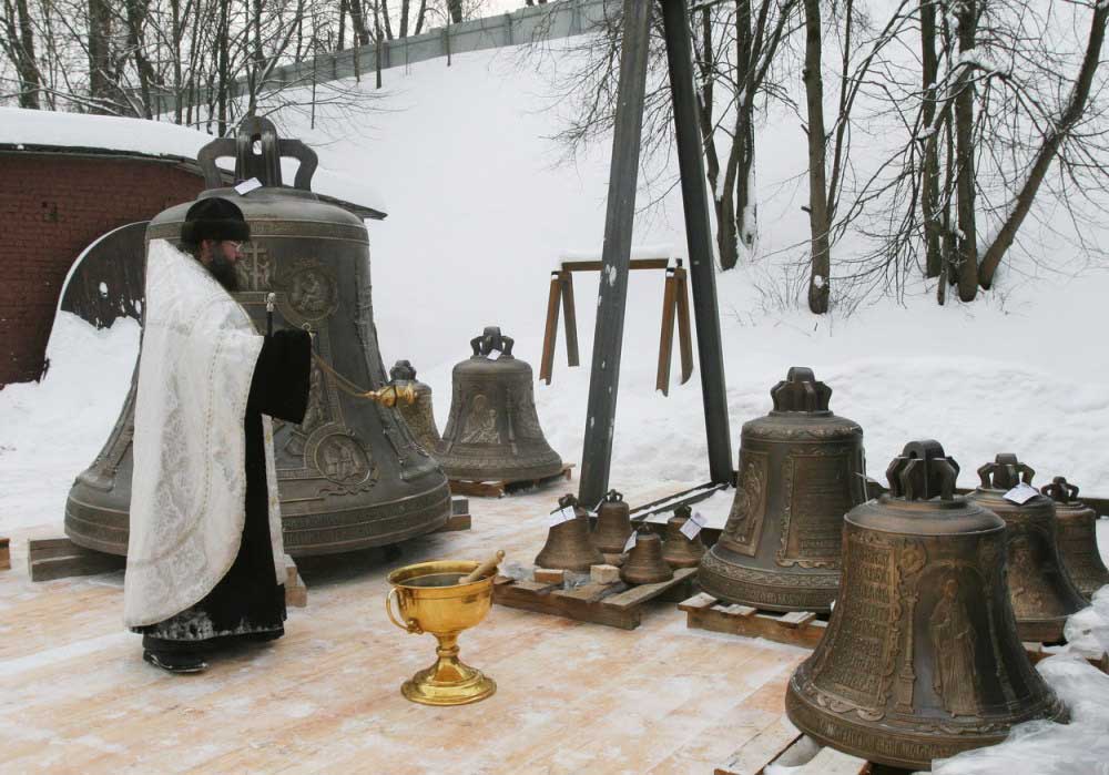 5 монастырей. Новоиерусалимский монастырь колокола. Новоиерусалимский монастырь большой колокол. Набор колоколов для колокольни. Трехсвятский колокол нового Иерусалима.