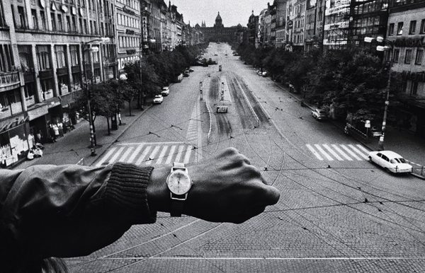 Йозеф Куделка. Вторжение. Прага, 1968. «Своим воспоминаниям вы можете не доверять, но вы можете доверять своим фотографиям», – Йозеф Куделка. 