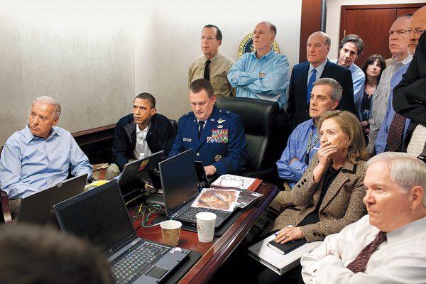 Пит Соуза. Ситуационная комната. 2011. «Это были самые длинные 40 минут в моей жизни», – президент США Барак Обама. 