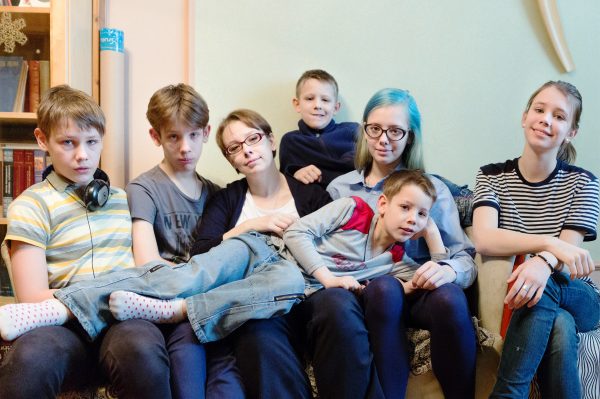 Ася Гусева с детьми. Фото: Анна Гальперина