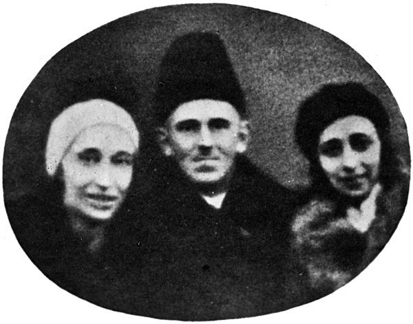 Н. Мандельштам (cлева), О. Мандельштам, Э. Гурвич