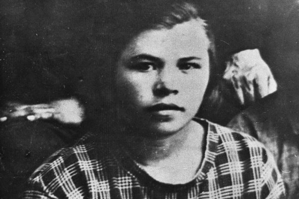 Ксения Некрасова. Фото из архива ее одноклассницы Веры Прокопьевой. Ирбит, 1929 год