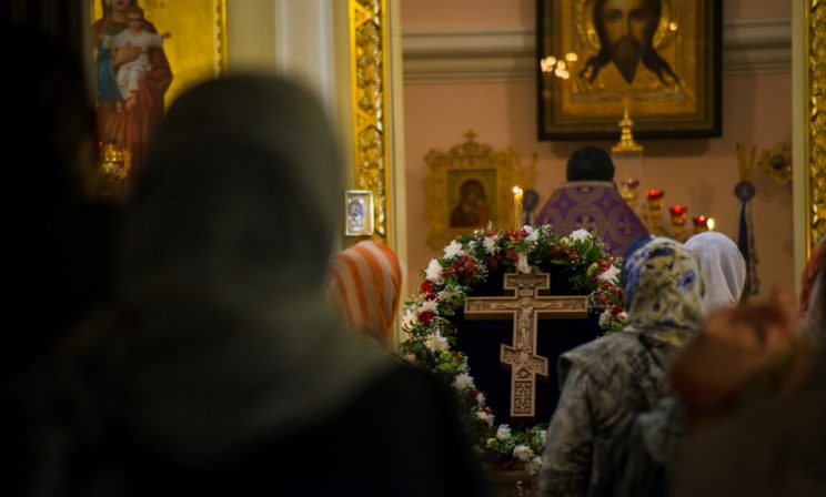 «Выносится крест, чтобы нам сказать: перестаньте ныть!»