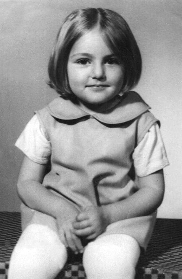 Наринэ абгарян в детстве фото