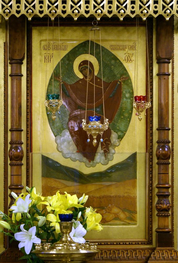 Икона Божией Матери "Спорительница хлебов" из Введенского собора Оптиной Пустыни