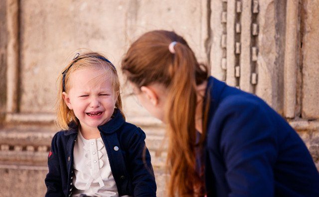 Почему ребенок плачет: причины и советы о том, как успокоить малыша