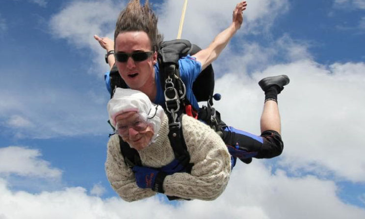 «Доживу до 105 лет – и снова прыгну с парашютом»