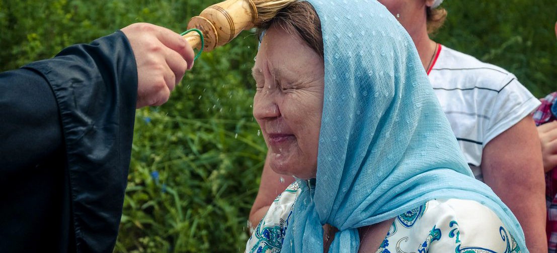 Мне в храме становиться плохо, особенно от ладана.