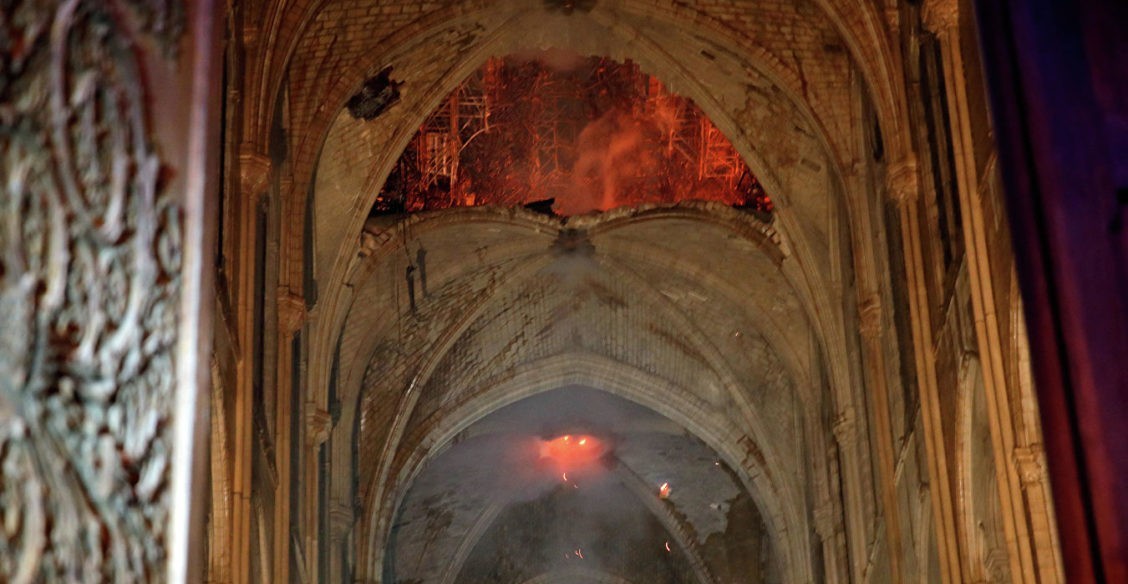 Пожар в соборе Парижской Богоматери потушили. Что известно на данный момент