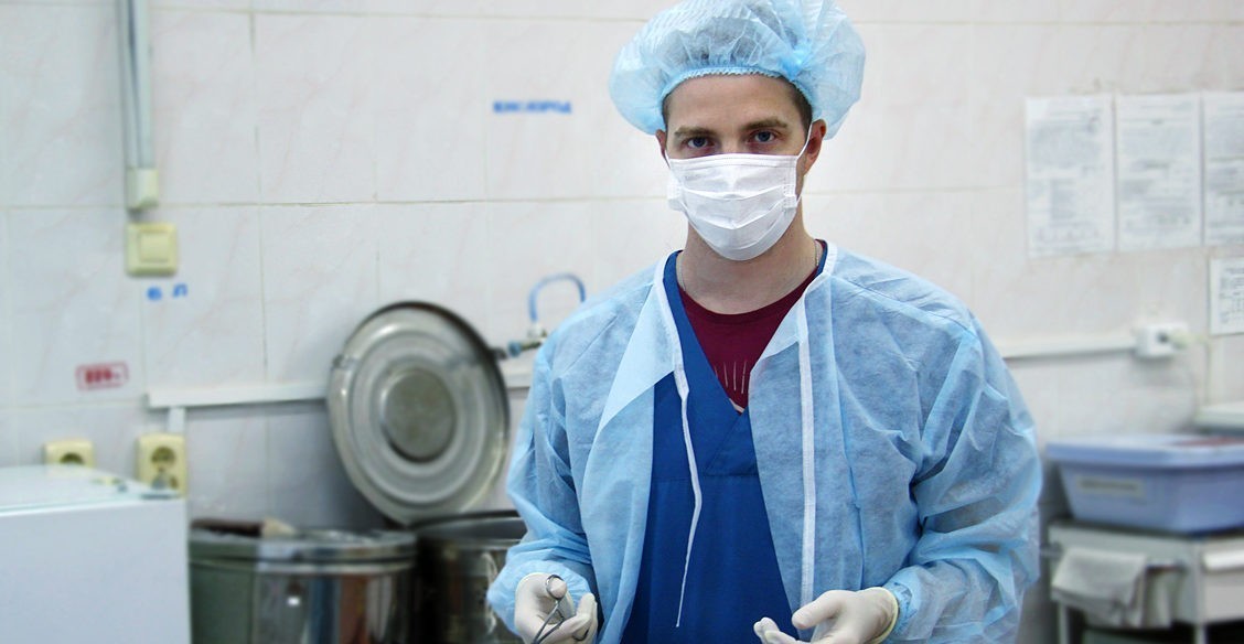 «Никто не догадывается, как мы зарабатываем». Почему хирурги из Нижнего Тагила решили массово уволиться