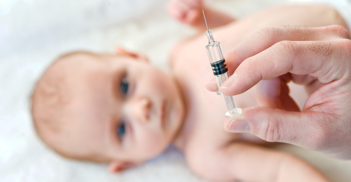 «БЦЖ нужна, а вот нужна ли ревакцинация». Что думают педиатры о новом календаре прививок